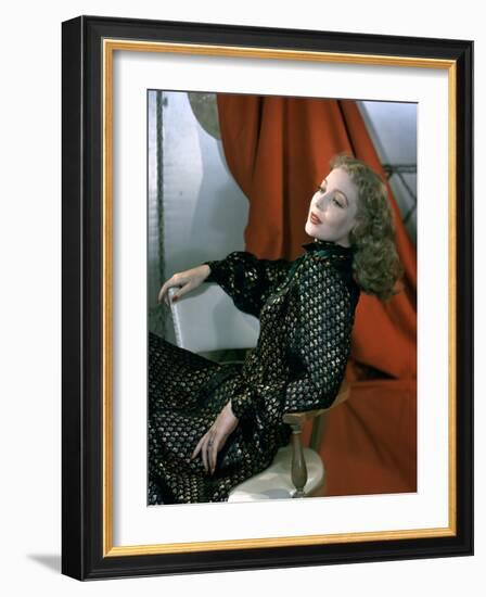 Loretta Young (photo)-null-Framed Photo