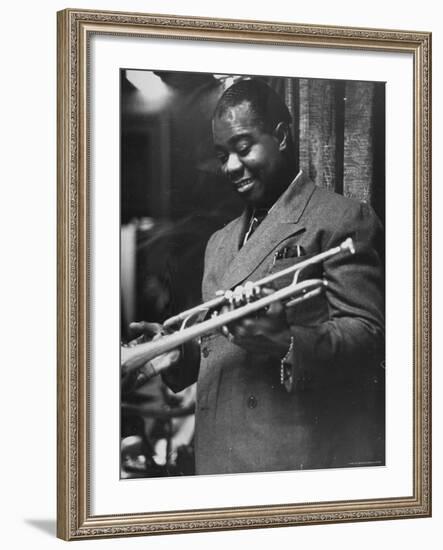 Louis Armstrong-Carl Mydans-Framed Premium Photographic Print