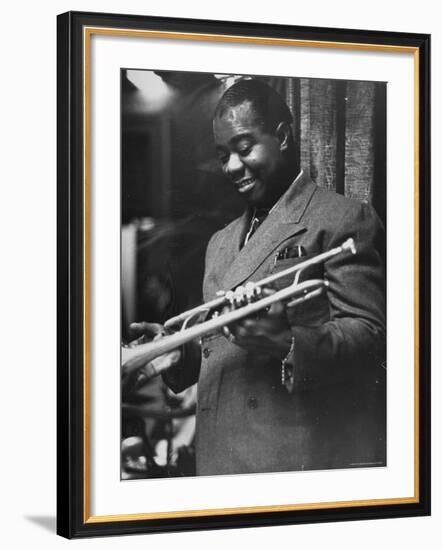 Louis Armstrong-Carl Mydans-Framed Premium Photographic Print