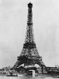 La Tour jusqu'à la 2e plate-forme, au second plan le palais du Trocadéro-Louis-Emile Durandelle-Giclee Print