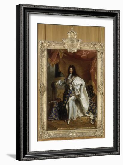 Louis XIV, roi de France, portrait en pied en costume royal-Hyacinthe Rigaud-Framed Giclee Print