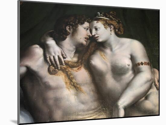 Love Scene, 16th Century-Giulio Romano-Mounted Giclee Print