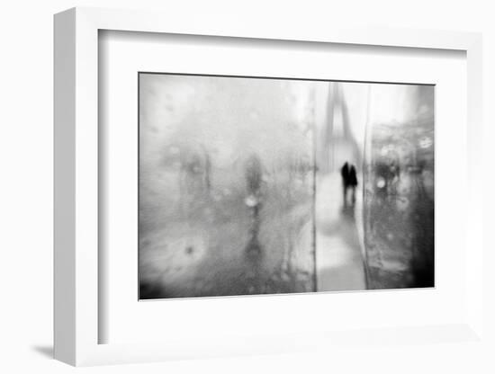 Love story in PARIS-Eric Drigny-Framed Photographic Print