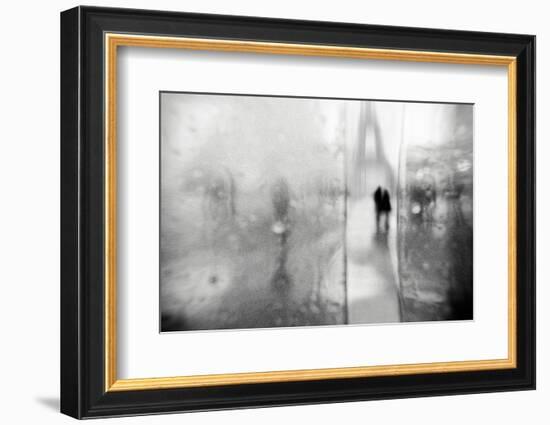 Love story in PARIS-Eric Drigny-Framed Photographic Print