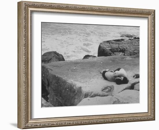 Lovers Enjoying an Argentine Beach Resort-Dmitri Kessel-Framed Photographic Print