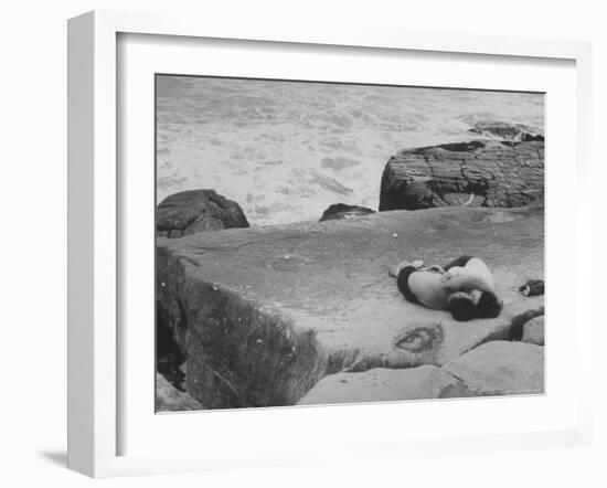 Lovers Enjoying an Argentine Beach Resort-Dmitri Kessel-Framed Photographic Print