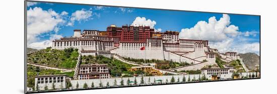 Low Angle View of the Potala Palace, Lhasa, Tibet, China-null-Mounted Photographic Print