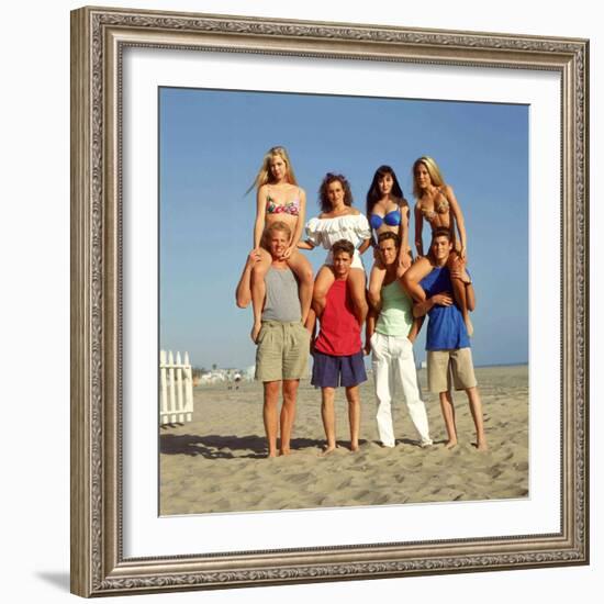 LUKE PERRY; TORI SPELLING; JASON PRIESTLEY; IAN ZIERING; JENNIE GARTH; BRIAN AUSTIN GREEN. "Beve...-null-Framed Photographic Print