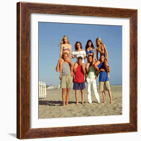 LUKE PERRY; TORI SPELLING; JASON PRIESTLEY; IAN ZIERING; JENNIE GARTH; BRIAN AUSTIN GREEN. "Beve...-null-Framed Photographic Print