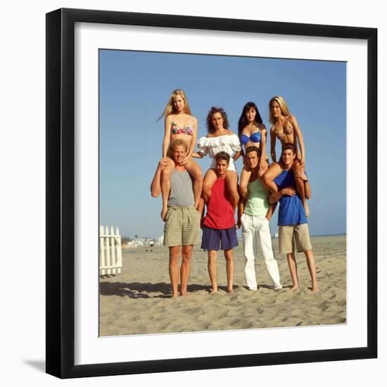 LUKE PERRY; TORI SPELLING; JASON PRIESTLEY; IAN ZIERING; JENNIE GARTH; BRIAN AUSTIN GREEN. "Beve...-null-Framed Photographic Print