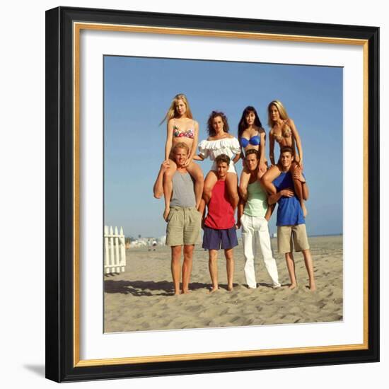 LUKE PERRY; TORI SPELLING; JASON PRIESTLEY; IAN ZIERING; JENNIE GARTH; BRIAN AUSTIN GREEN. "Beve...-null-Framed Photographic Print