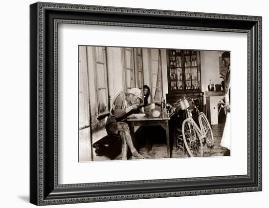 Lunch Time-Presse ’E Sports-Framed Photographic Print