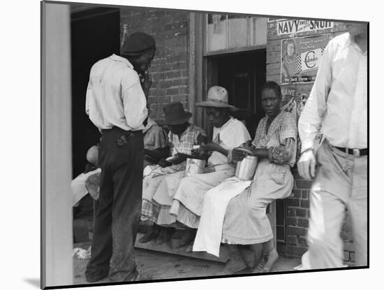 Lunchtime for Georgia peach pickers, 1936-Dorothea Lange-Mounted Photographic Print