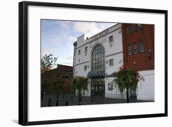 Lyceum Theatre, Crewe, Cheshire, 2005-Peter Thompson-Framed Photographic Print