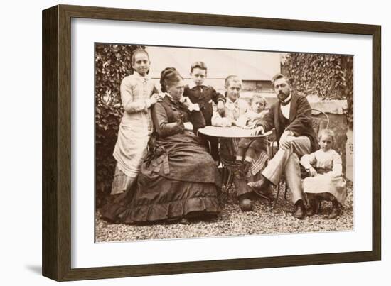 M. et Mme Gustave Eiffel et leurs 5 enfants, dans leur jardin de Levallois-J David-Framed Giclee Print