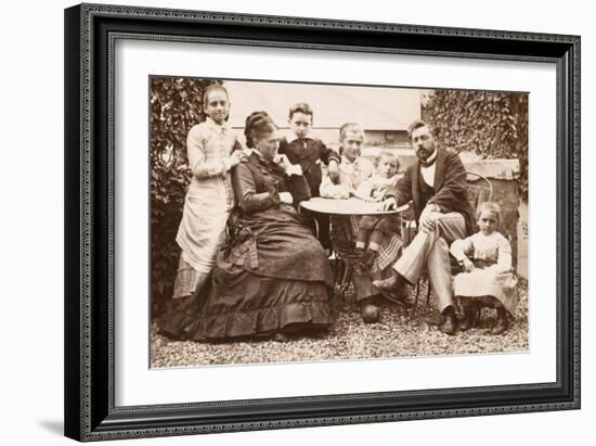 M. et Mme Gustave Eiffel et leurs 5 enfants, dans leur jardin de Levallois-J David-Framed Giclee Print