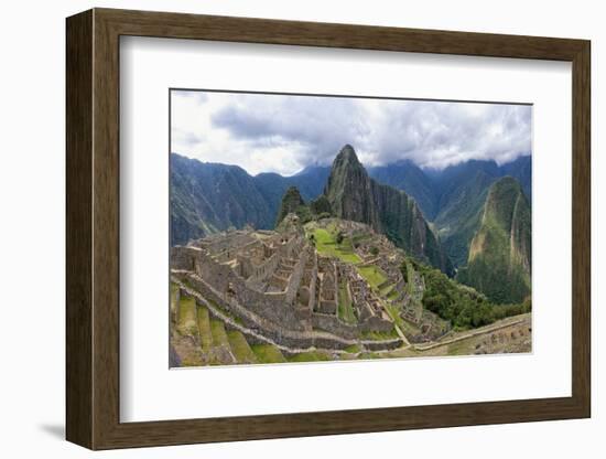 Machu Picchu,  ruined city of the Incas with Mount Huayana Picchu, Andes Cordillera-G&M Therin-Weise-Framed Photographic Print