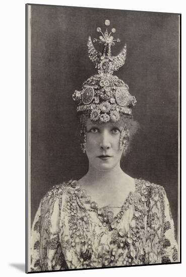 Madame Sarah Bernhardt as Theodora-null-Mounted Photographic Print