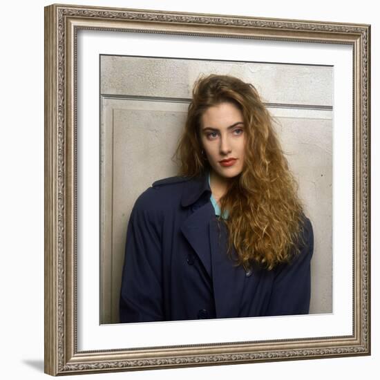MADCHEN AMICK. "Twin Peaks" [1990], directed by DAVID LYNCH.-null-Framed Photographic Print