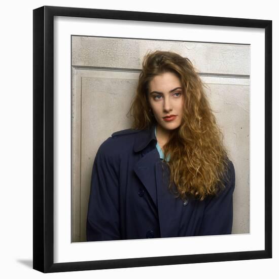 MADCHEN AMICK. "Twin Peaks" [1990], directed by DAVID LYNCH.-null-Framed Photographic Print