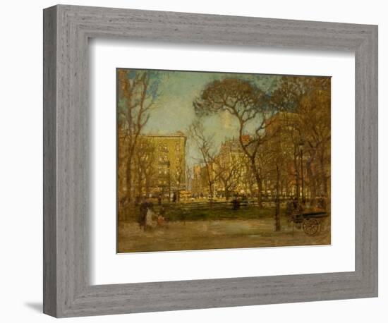 Madison Square, C.1905 (Oil on Canvas)-Paul Cornoyer-Framed Giclee Print