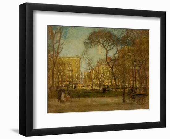 Madison Square, C.1905 (Oil on Canvas)-Paul Cornoyer-Framed Giclee Print