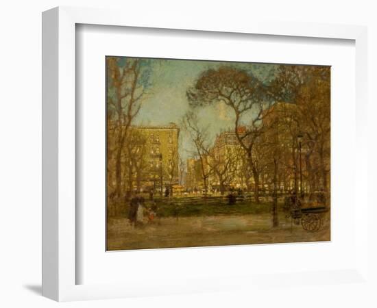 Madison Square, C.1905 (Oil on Canvas)-Paul Cornoyer-Framed Giclee Print