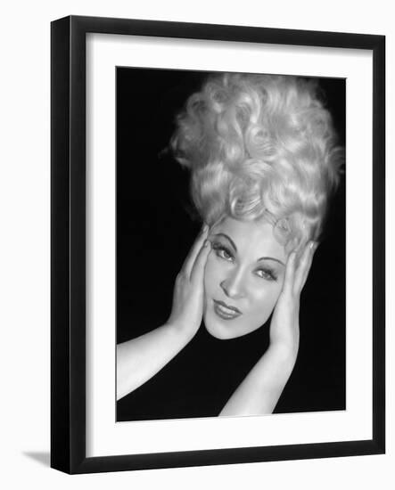 Mae West, 1932-null-Framed Photographic Print