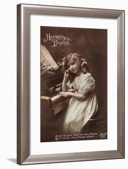 Mädchen Sitzt an Einem Klavier, Noten, Vögel-null-Framed Giclee Print