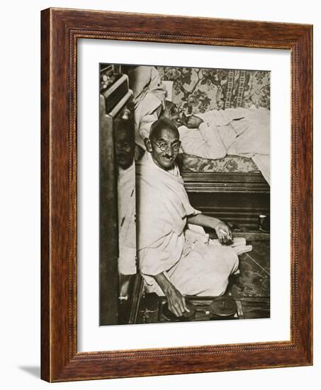 Mahatma Gandhi visiting London for 'Round Table' conferences, September 1931-Topical Press Agency-Framed Photographic Print