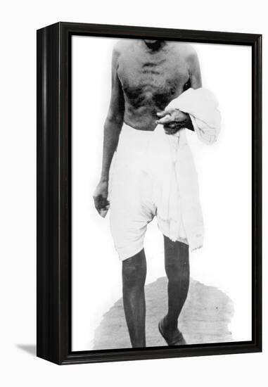 Mahatma Mohandas Karamchand Gandhi (1869-1948) Indian Independantist Leader, Hindu Spiritual Leader-null-Framed Stretched Canvas