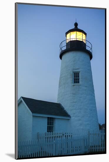 Maine, Pemaquid Point, Pemaquid Point Lighthouse-Walter Bibikow-Mounted Photographic Print