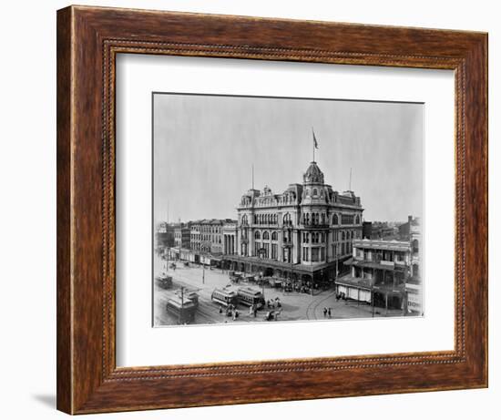 Maison Blanche-John N. Teunisson-Framed Photographic Print