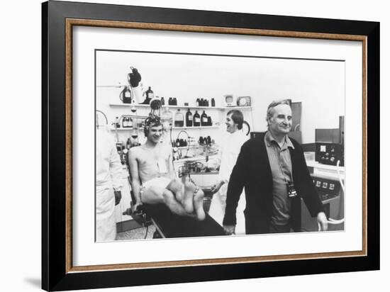 Malcolm Mcdowell and Director Lindsay Anderson During the Filming of O Lucky Man! 1973-null-Framed Premium Photographic Print