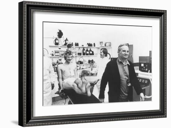 Malcolm Mcdowell and Director Lindsay Anderson During the Filming of O Lucky Man! 1973-null-Framed Premium Photographic Print