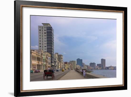 Malecon Street Along the Waterfront, Havana, UNESCO World Heritage Site, Cuba-Keren Su-Framed Photographic Print