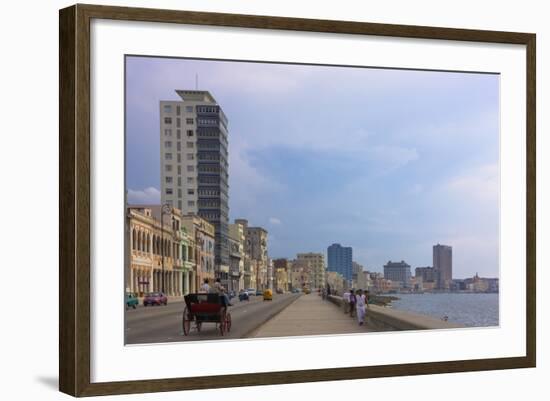 Malecon Street Along the Waterfront, Havana, UNESCO World Heritage Site, Cuba-Keren Su-Framed Photographic Print