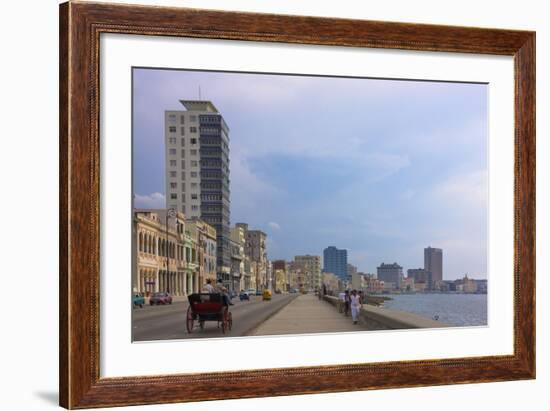 Malecon Street Along the Waterfront, Havana, UNESCO World Heritage Site, Cuba-Keren Su-Framed Photographic Print
