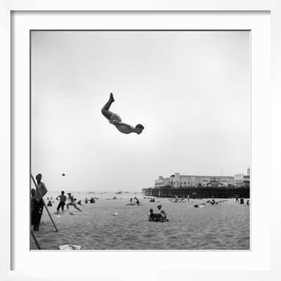 Man Flying Off a Trampoline at Santa Monica Beach' Photographic Print -  Loomis Dean | Art.com