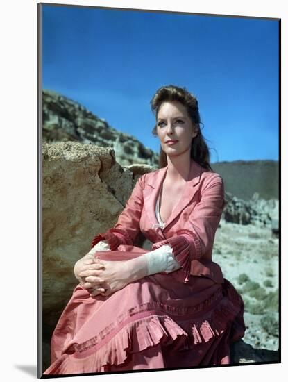 MAN OF THE WEST, 1958 directed by ANTHONY MANN Julie London (photo)-null-Mounted Photo