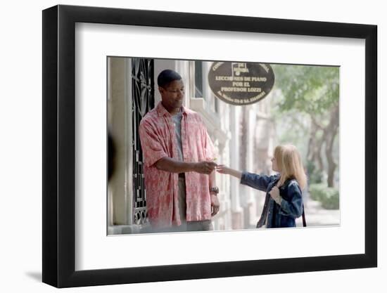 MAN ON FIRE by Tony Scott with Denzel Washington, Dakota Fanning (photo)-null-Framed Photo