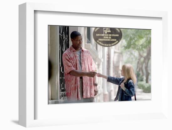 MAN ON FIRE by Tony Scott with Denzel Washington, Dakota Fanning (photo)-null-Framed Photo