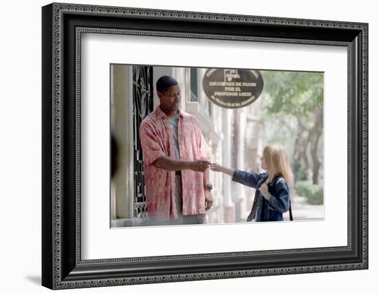 MAN ON FIRE by Tony Scott with Denzel Washington, Dakota Fanning (photo)-null-Framed Photo