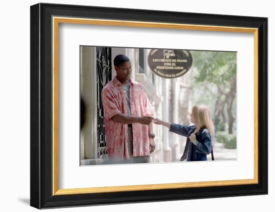 MAN ON FIRE by Tony Scott with Denzel Washington, Dakota Fanning (photo)-null-Framed Photo