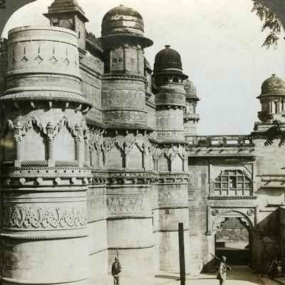 Entrance gate of Gwalior Fort, India (chromolitho)