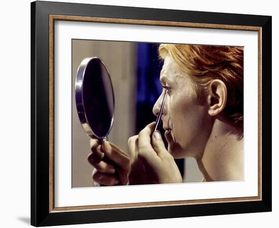 Man Who Fell to Earth, David Bowie, 1976-null-Framed Photo