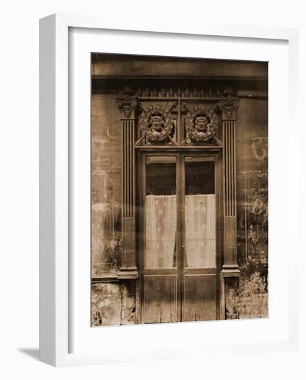 Marchand de Vins, Rue Charles V-Eug?ne Atget-Framed Photographic Print