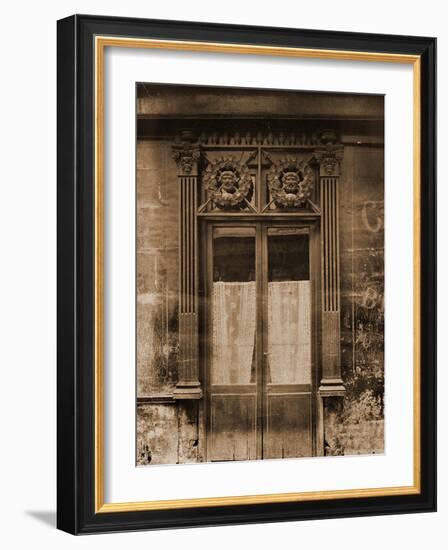 Marchand de Vins, Rue Charles V-Eug?ne Atget-Framed Photographic Print