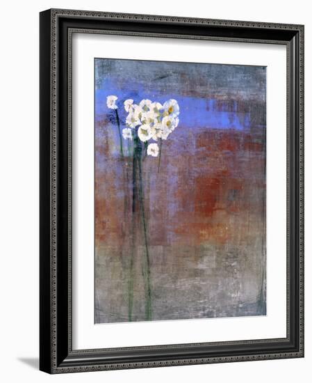 Marguerites 1-Maeve Harris-Framed Giclee Print