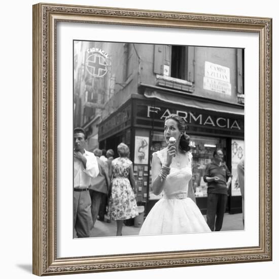 Maria Félix Eating an Ice Cream in Front of a Pharmacy-null-Framed Photographic Print